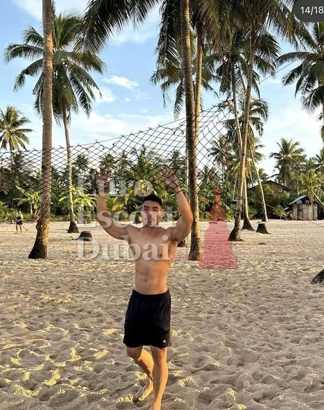 Ren, 28, escort in Dubai — black hair, 170 cm (photo 3 of 9)