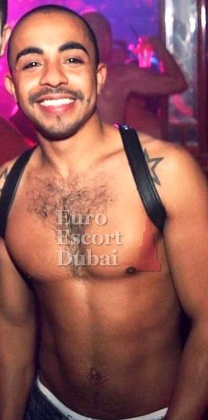 Isaac, 27, escort in Dubai — black hair, 173 cm (photo 1 of 7)