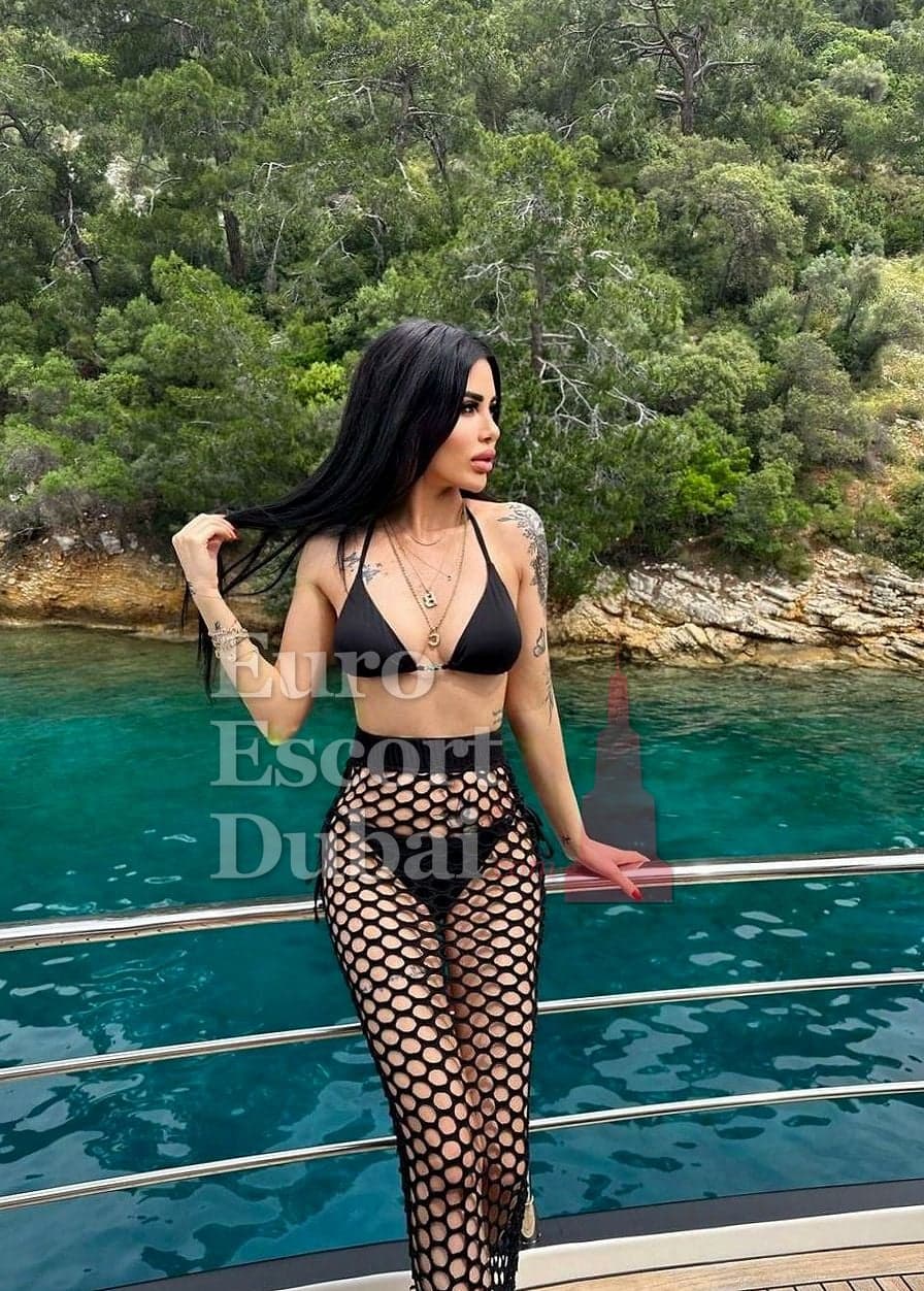 Bethany, 27, escort in Ajman — blonde hair, 167 cm (photo 1 of 10)