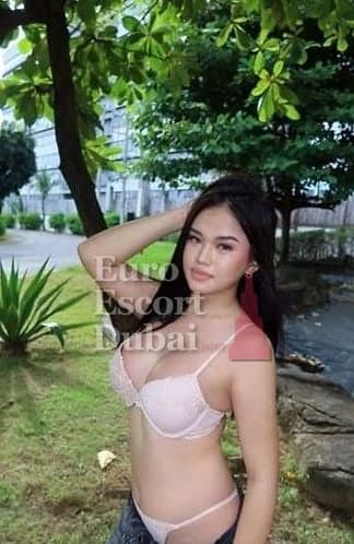 Farah, 21, escort in Dubai — 161 cm, black hair (photo 9 of 12)