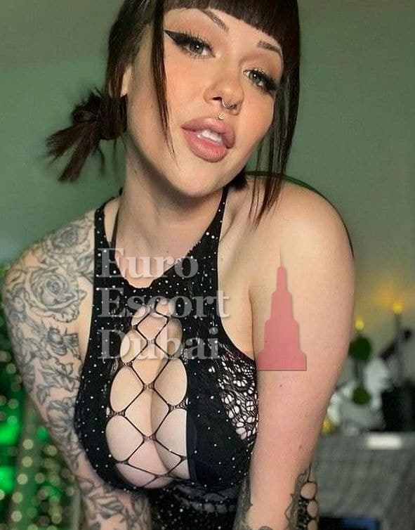 Maya, 27, escort in Dubai — blonde hair, Turkish (photo 4 of 9)