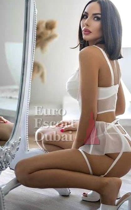 Elvira, 29, escort in Dubai — brown hair, Uzbek (photo 4 of 13)