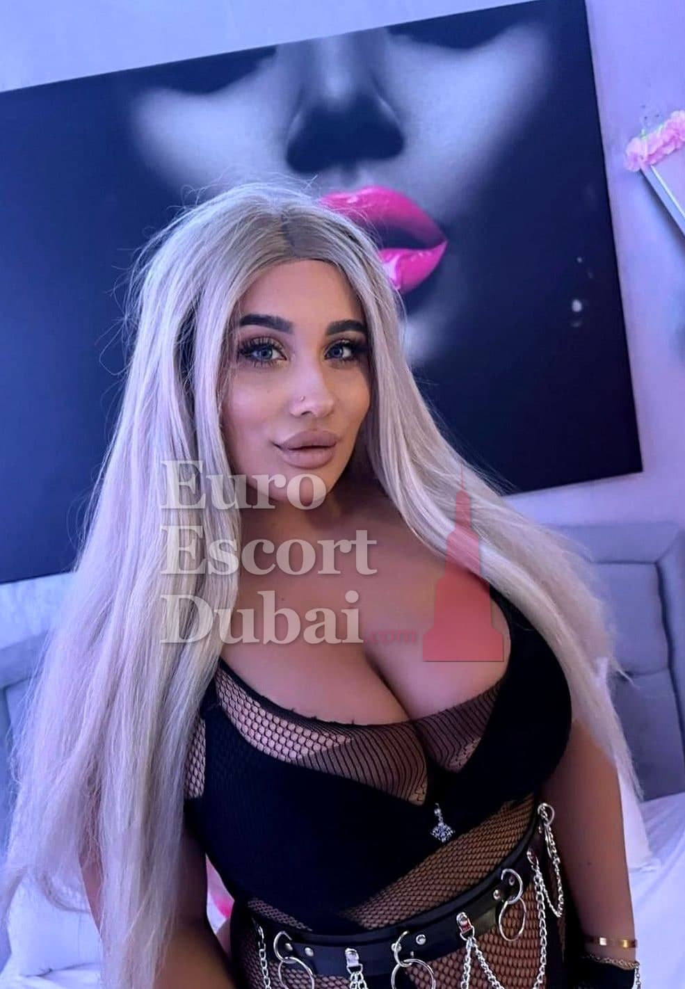 Manuela Snow, 19, escort in Dubai — 170 cm, blonde hair (photo 3 of 10)
