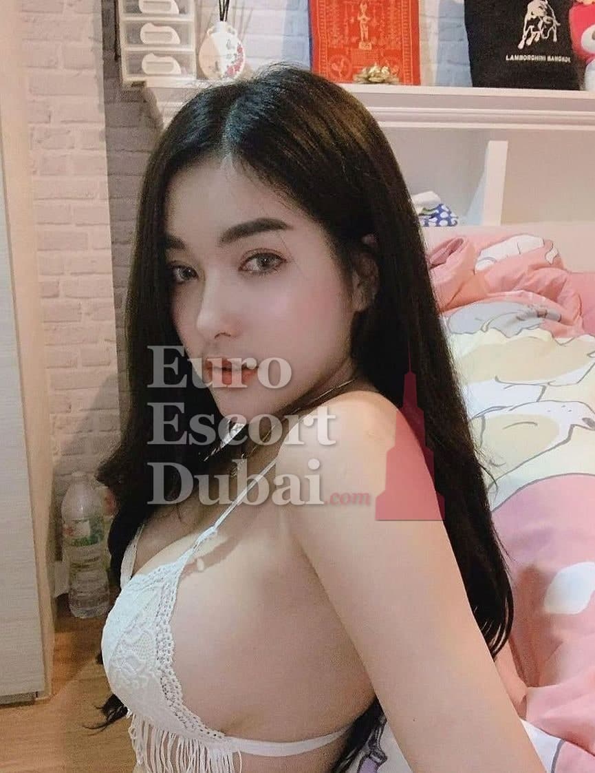 Lovely, 23, escort in Dubai — black hair, Indonesian (photo 7 of 9)