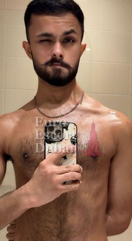 Henry, 25, escort in Dubai — black hair, 178 cm (photo 5 of 6)