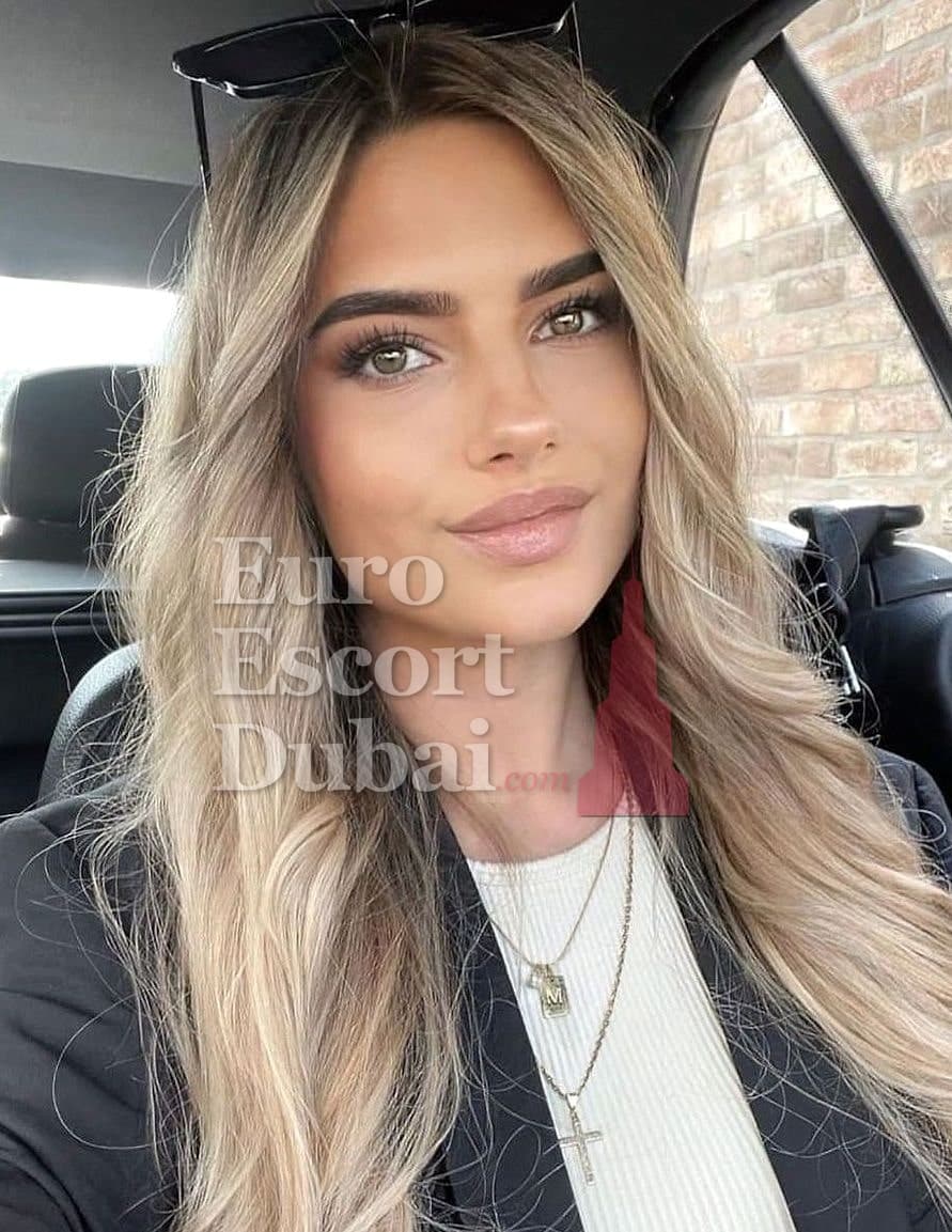 Nathalie, 20, escort in Dubai — blonde hair, French (photo 1 of 6)