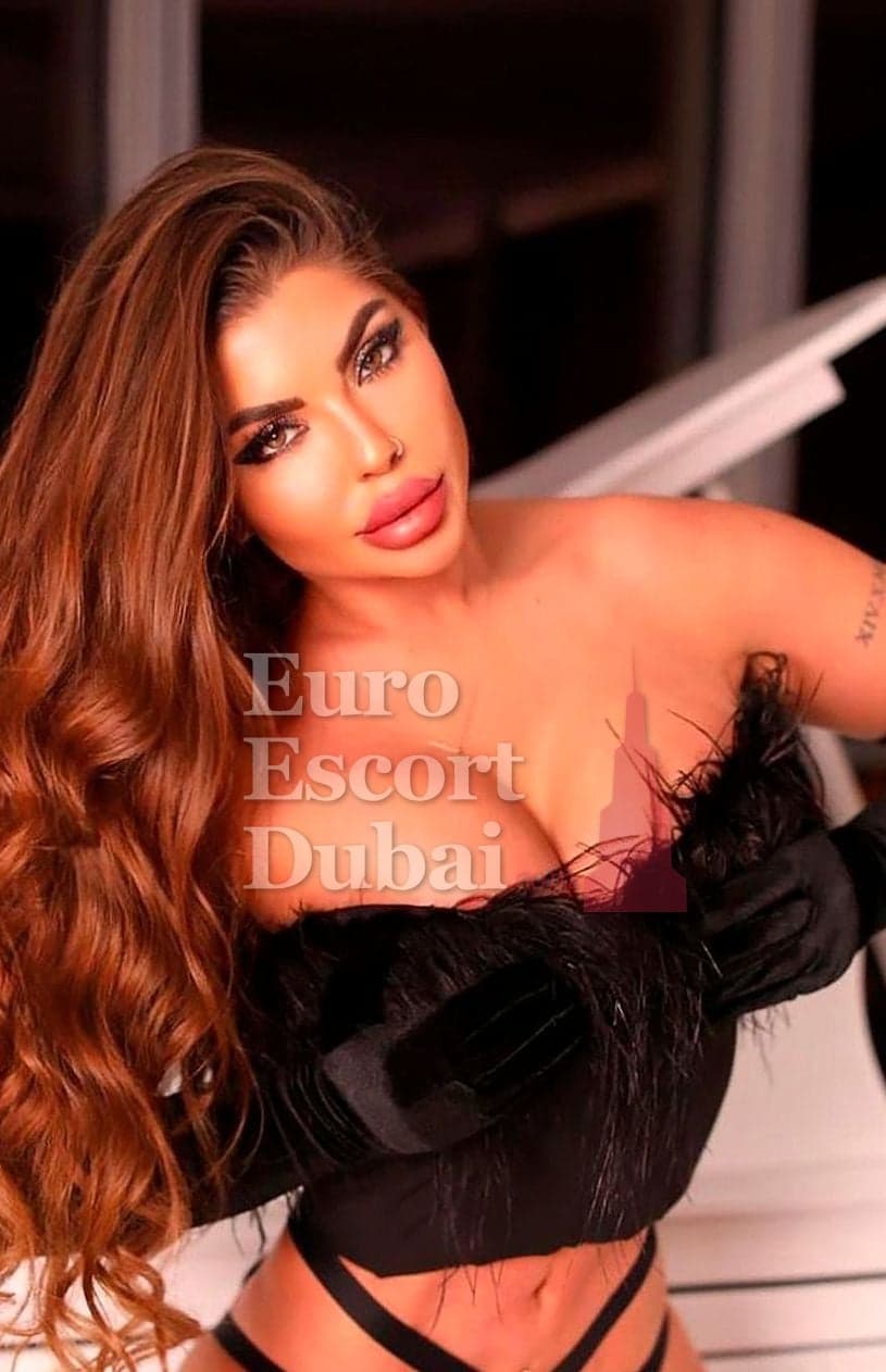 Kathleen, 30, escort in Dubai — brown hair, 163 cm (photo 7 of 9)