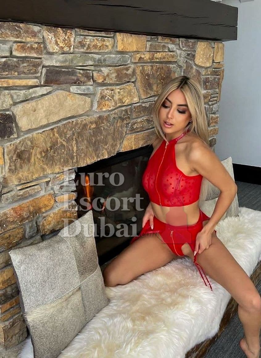 Vera, 29, escort in Dubai — blonde hair, 180 cm (photo 7 of 10)