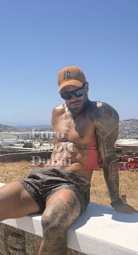Harry, 31, escort in Dubai — blonde hair, 178 cm (photo 5 of 13)