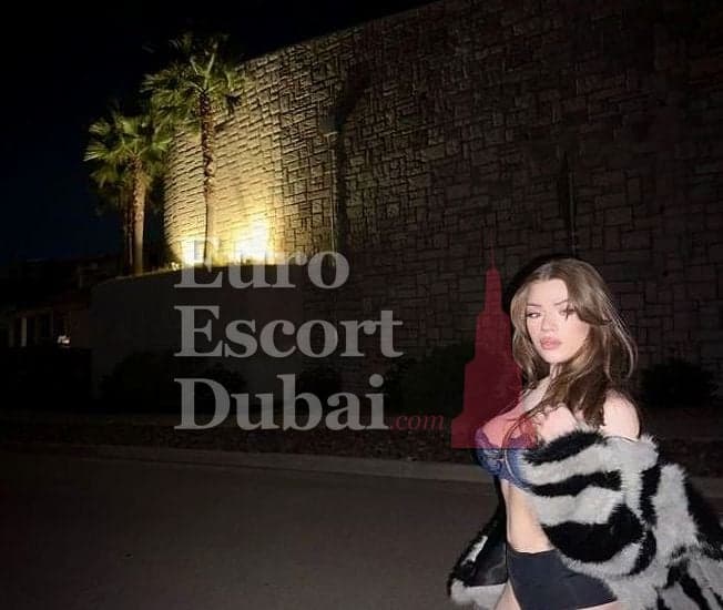 Lais, 21, escort in Abu Dhabi — Brazilian, 164 cm (photo 5 of 6)