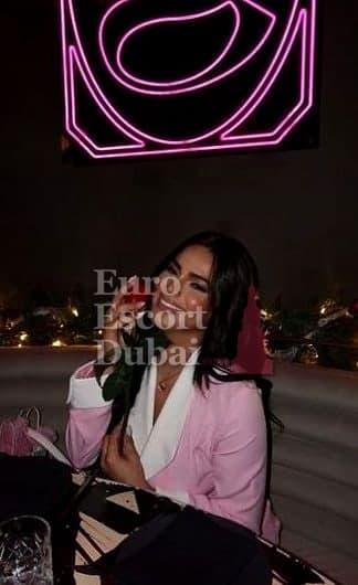 Valeska, 24, escort in Dubai — brown hair, Colombian (photo 13 of 13)