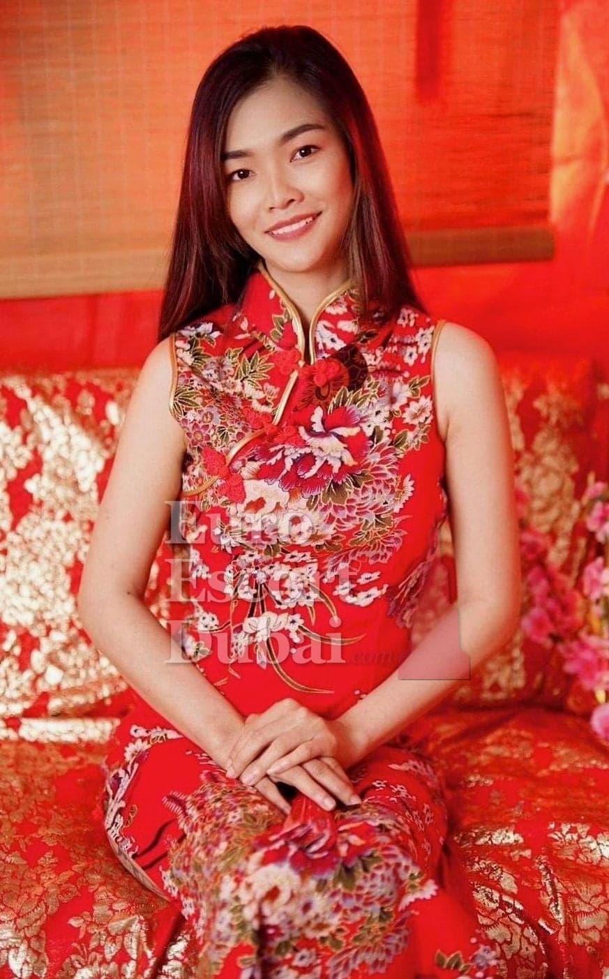 Aira, 28, escort in Dubai — Thai, 165 cm (photo 2 of 4)