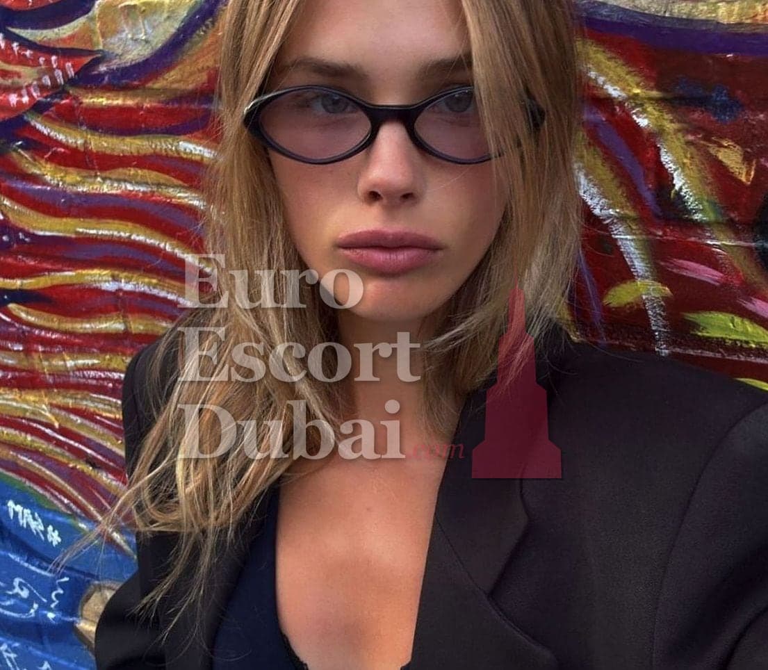Nora, 20, escort in Dubai — 171 cm, blonde hair (photo 6 of 6)
