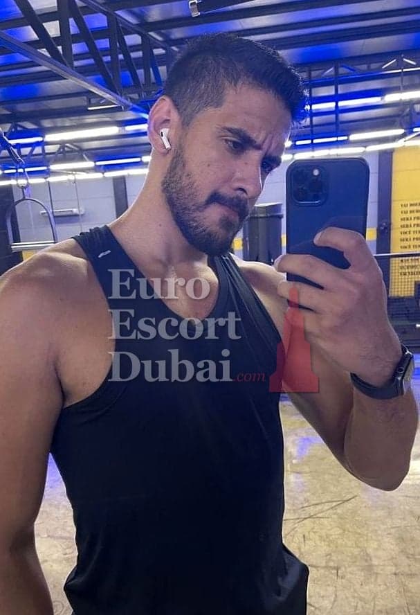 Bilal, 29, escort in Dubai — 185 cm, black hair (photo 4 of 13)
