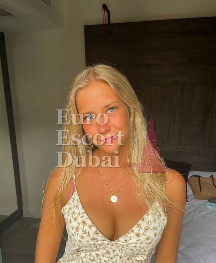 Pinar, 21, escort in Dubai — Turkish, 169 cm (photo 2 of 6)