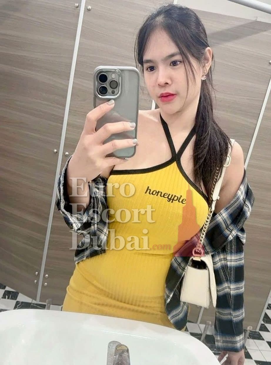 Charmaine, 24, escort in Dubai — Indonesian, 155 cm (photo 5 of 6)