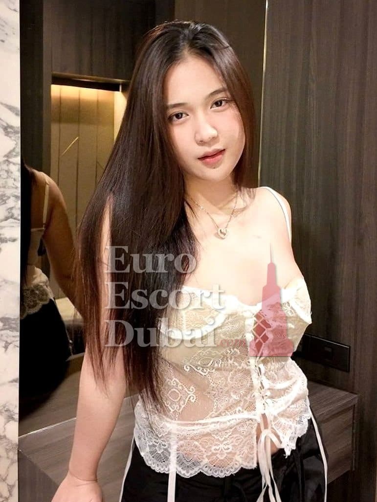 Chaewon, 24, escort in Dubai — black hair, Indonesian (photo 4 of 5)
