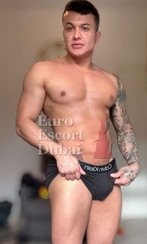 Ruslan, 26, escort in Dubai — black hair, 173 cm (photo 11 of 13)