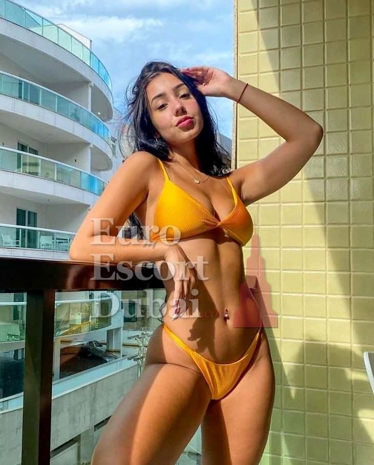 Varvara, 26, escort in Dubai — 170 cm, black hair (photo 3 of 4)
