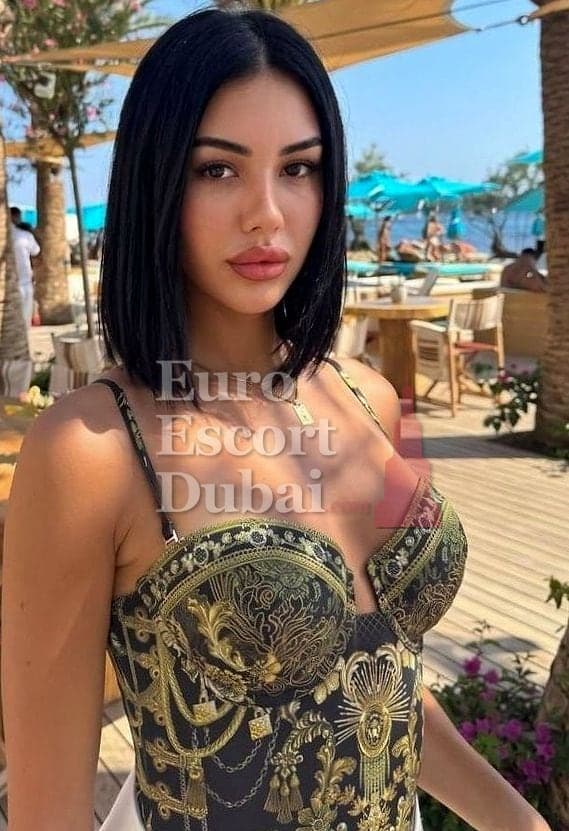 Togzhan, 19, escort in Dubai — black hair, Kazakh (photo 10 of 13)