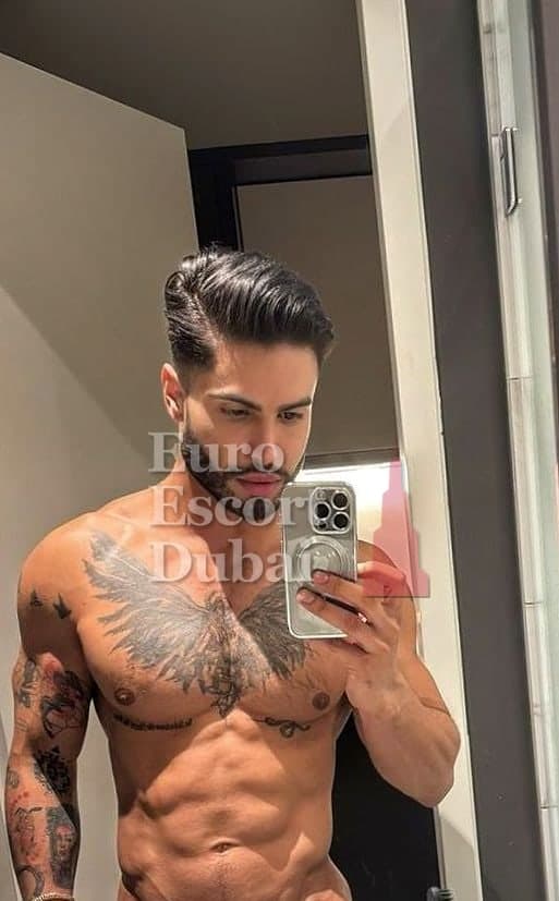 Nasser, 26, escort in Dubai — 170 cm, black hair (photo 8 of 13)