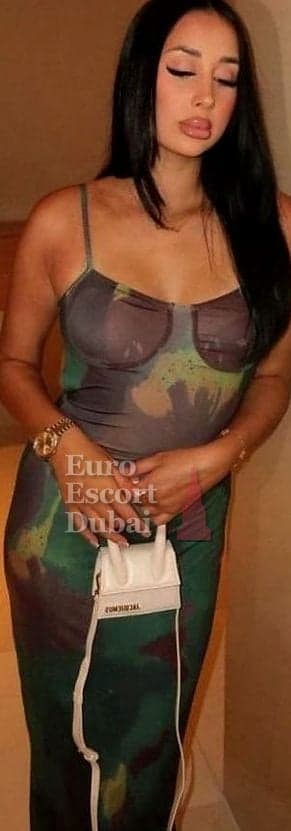 Josie, 24, escort in Abu Dhabi — German, 164 cm (photo 5 of 5)