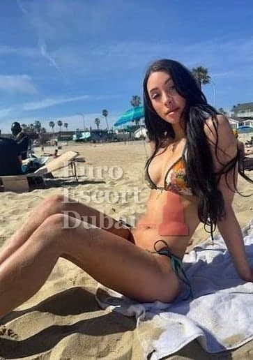 Stefany, 21, escort in Sharjah — 167 cm, black hair (photo 3 of 13)