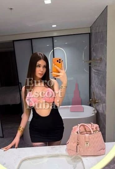 Veronica, 24, escort in Dubai — Colombian, 170 cm (photo 8 of 13)