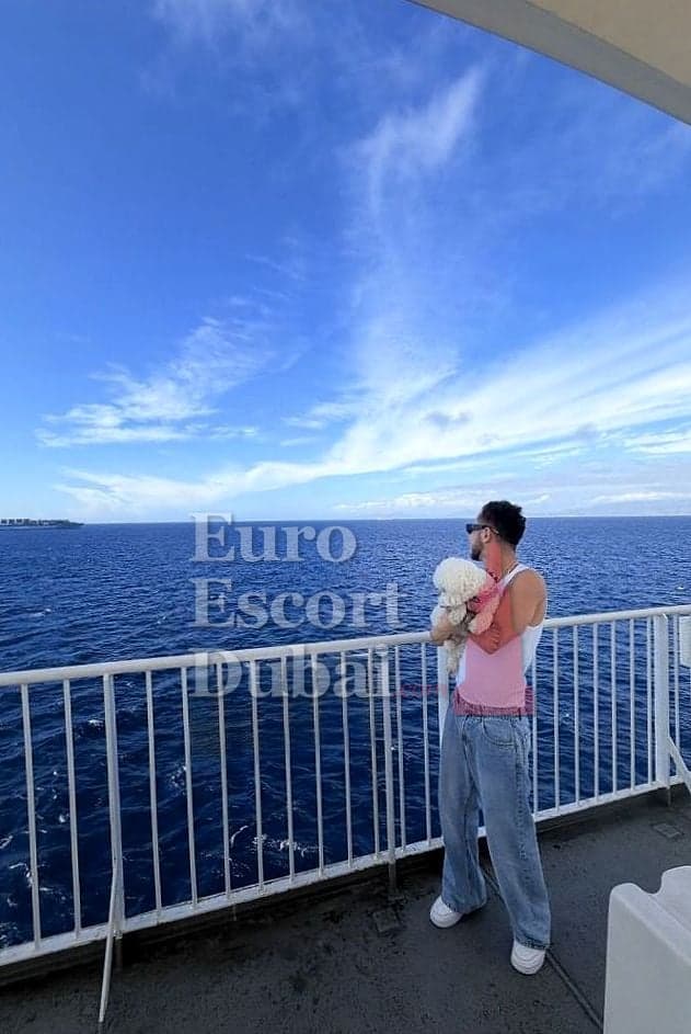 Farid, 25, escort in Dubai — 163 cm, black hair (photo 4 of 8)