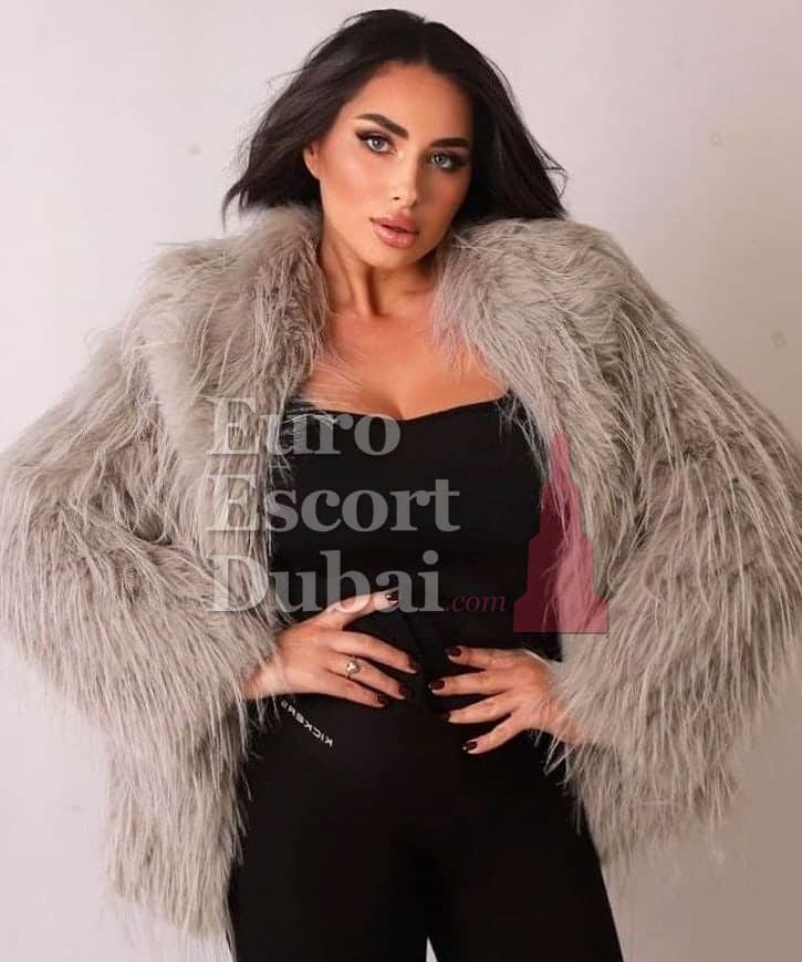Yesenia, 24, escort in Dubai — black hair, Russian (photo 4 of 13)