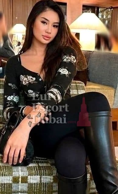 Laura, 19, escort in Dubai — brown hair, Kazakh (photo 13 of 13)