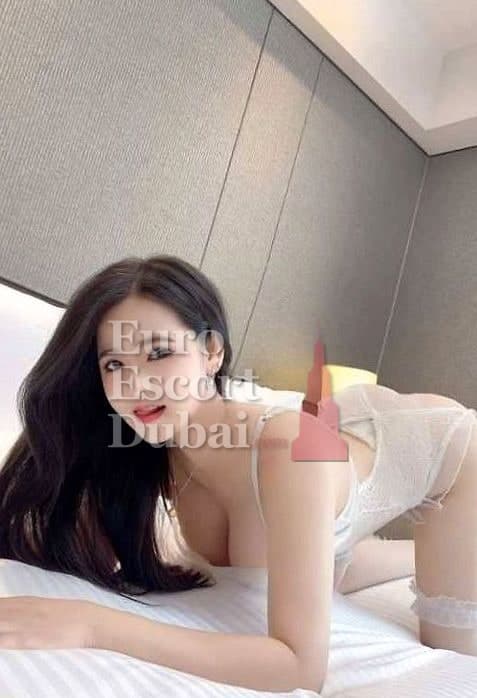 Hoa, 25, escort in Dubai — black hair, 168 cm (photo 3 of 4)