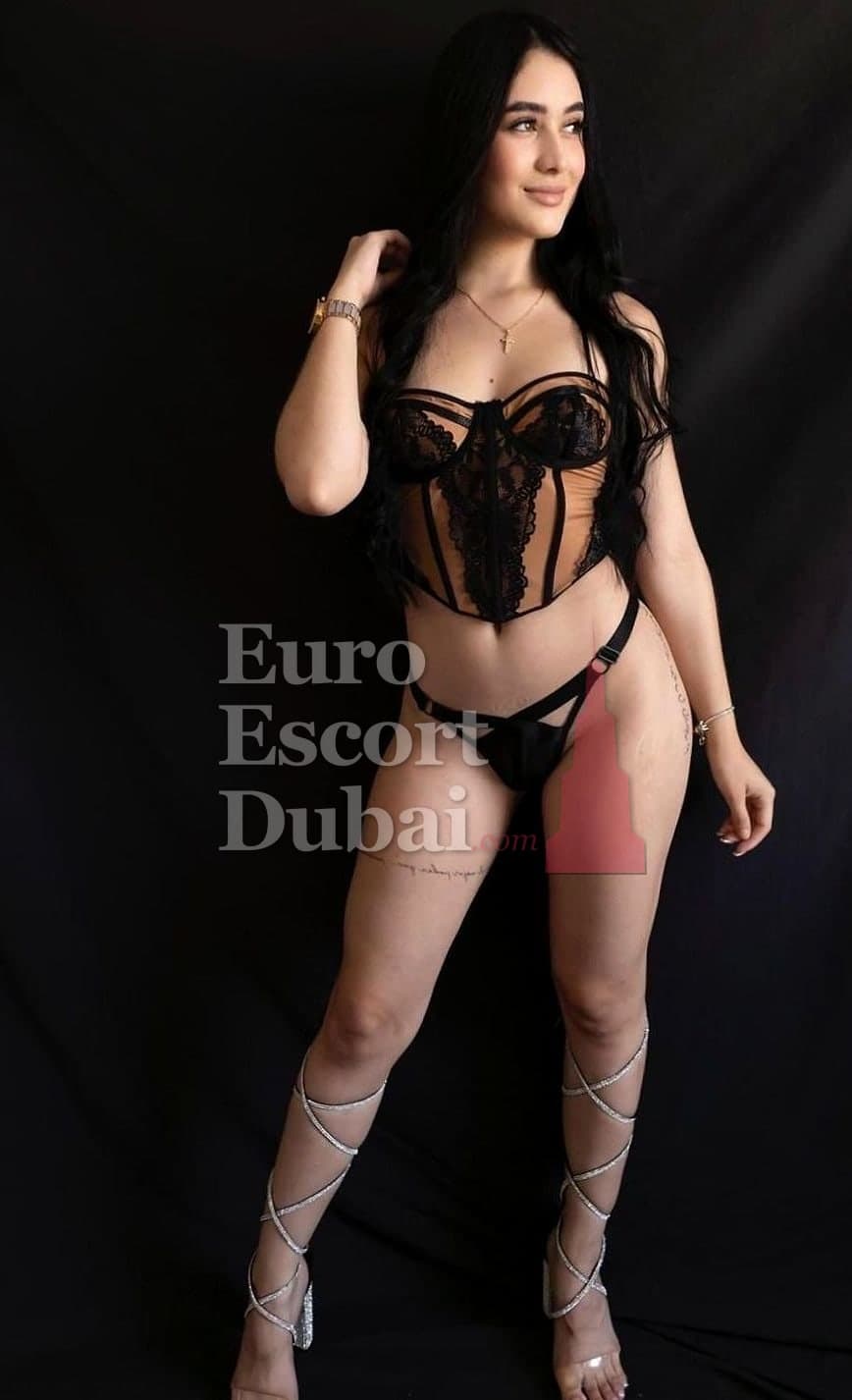 Apolline, 31, escort in Dubai — 164 cm, black hair (photo 8 of 9)