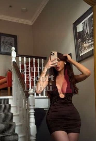 Karen, 25, escort in Dubai — Colombian, 152 cm (photo 8 of 13)