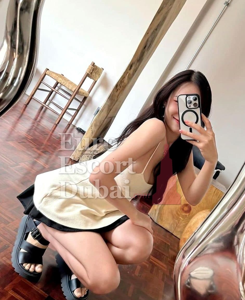 Natsuki, 24, escort in Dubai — black hair, 162 cm (photo 3 of 4)