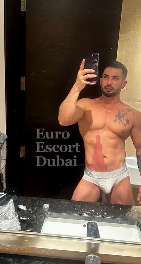 Damian, 30, escort in Dubai — 175 cm, black hair (photo 12 of 13)