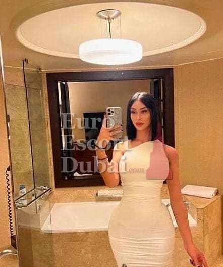 Julieta, 28, escort in Dubai — brown hair, Brazilian (photo 13 of 13)