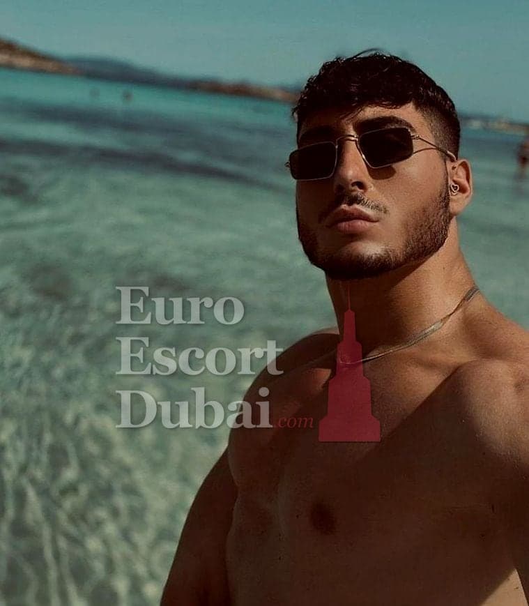 Julian, 28, escort in Dubai — 180 cm, black hair (photo 6 of 6)