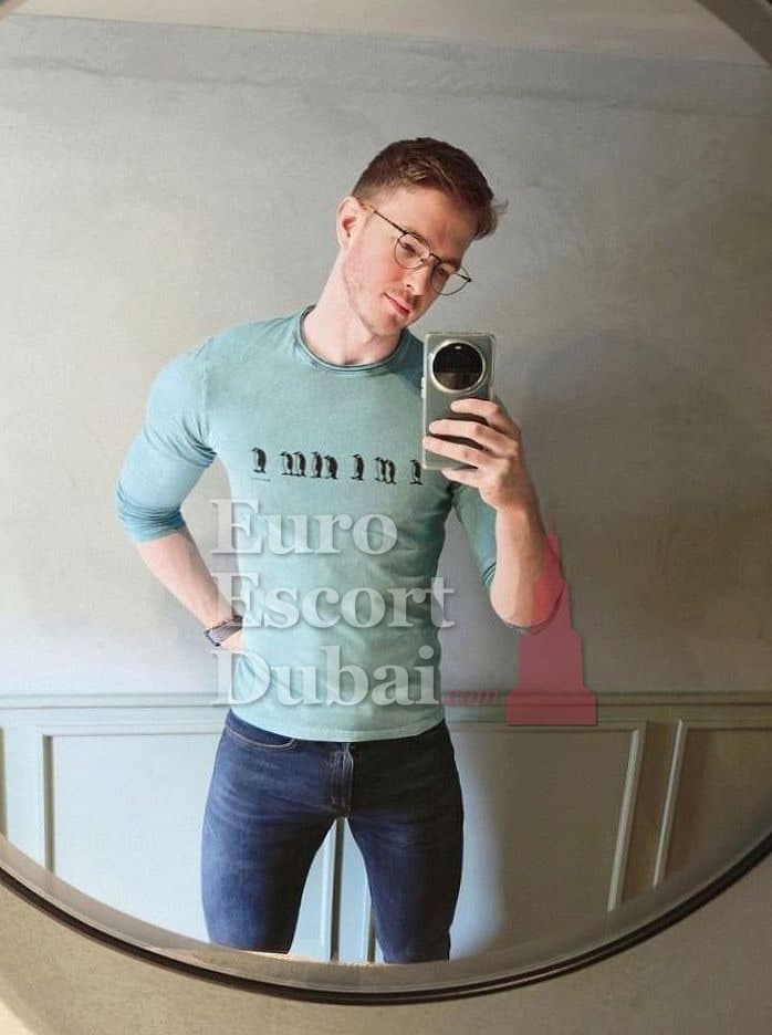 Jake, 28, escort in Dubai — 193 cm, brown hair (photo 8 of 8)