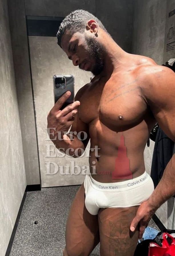 Owen, 29, escort in Dubai — black hair, 183 cm (photo 9 of 13)