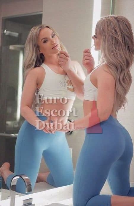 Evie, 28, escort in Dubai — 166 cm, blonde hair (photo 4 of 9)