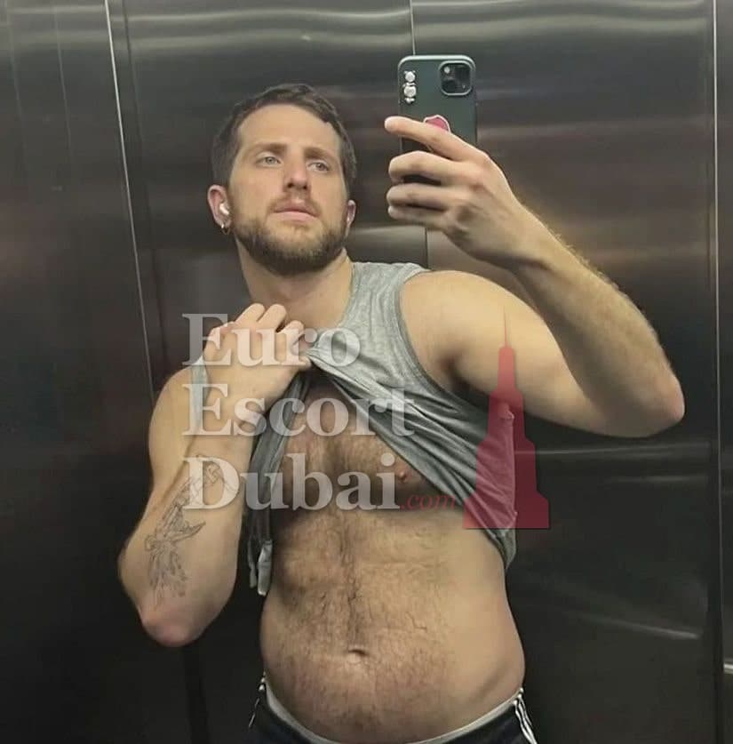 Amin, 32, escort in Dubai — brown hair, 185 cm (photo 5 of 5)