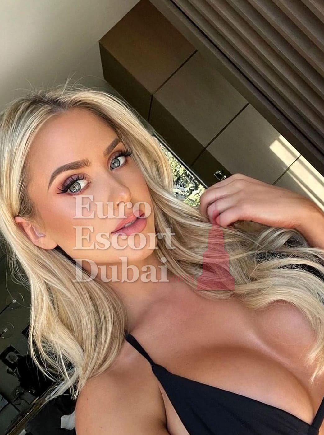 Callie, 23, escort in Abu Dhabi — blonde hair, 170 cm (photo 3 of 6)