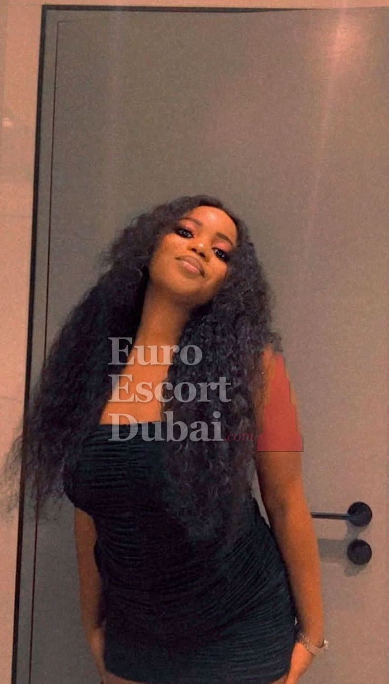 Adanna, 27, escort in Dubai — black hair, 154 cm (photo 3 of 6)