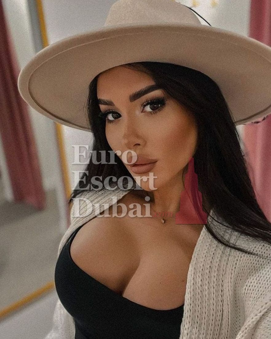 Serap, 24, escort in Dubai — black hair, 170 cm (photo 5 of 10)