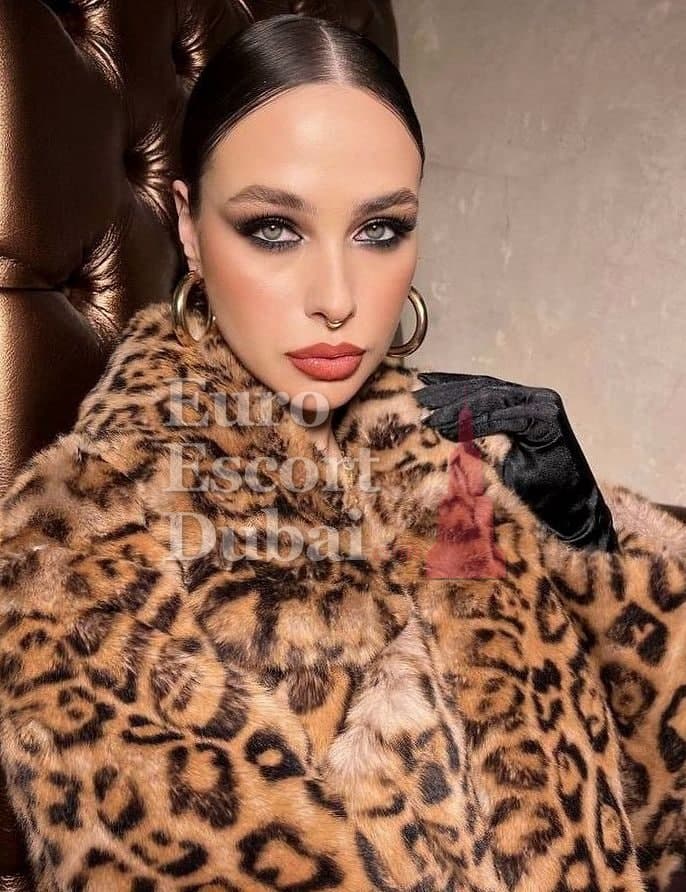 Roxana Skye, 27, escort in Dubai — brown hair, Belarusian (photo 7 of 13)