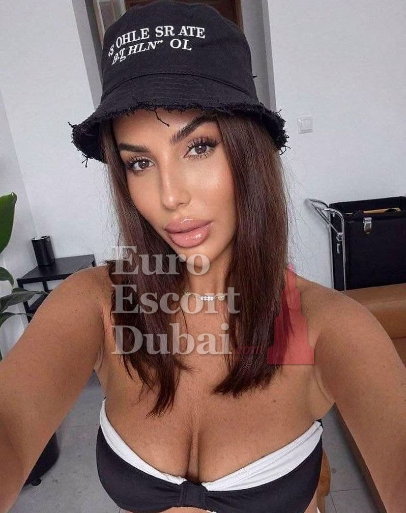 Elvira, 29, escort in Dubai — brown hair, Uzbek (photo 13 of 13)