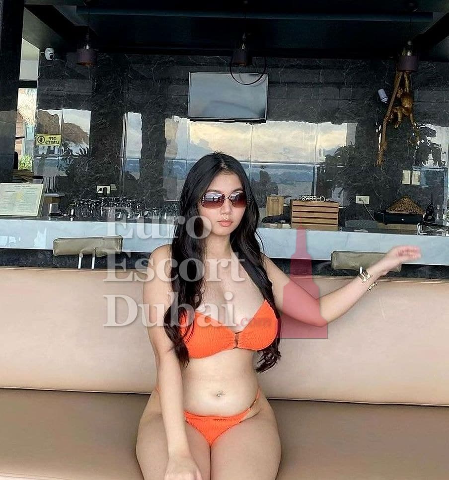 Yen, 24, escort in Dubai — Indonesian, 163 cm (photo 8 of 8)