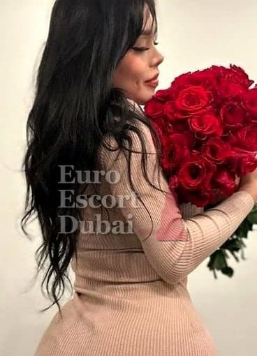 Daiane, 25, escort in Dubai — black hair, Brazilian (photo 7 of 10)
