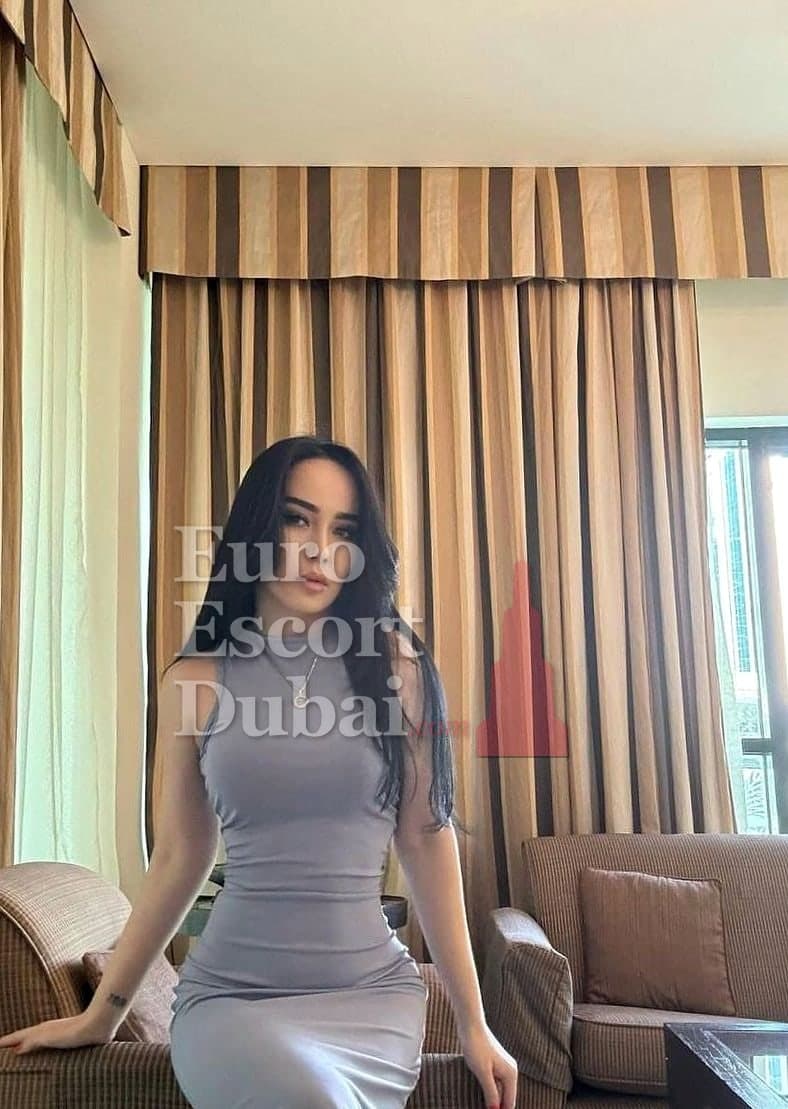 Suda, 31, escort in Dubai — 170 cm, black hair (photo 6 of 9)